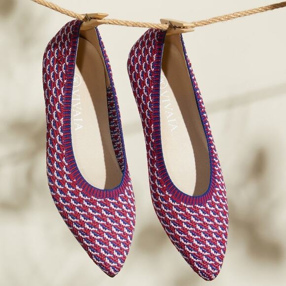 Vivaia Aria Pointed Toe Old Money Washable Comfort Pink Waves Flats NWT 39 US 8 - Picture 1 of 11
